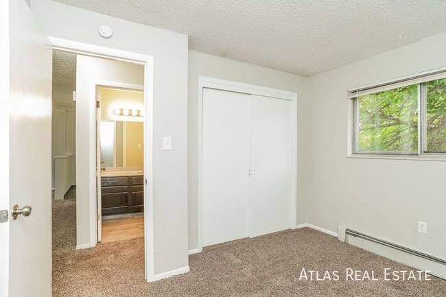Photo - 64 Newport Cir Unit 4B