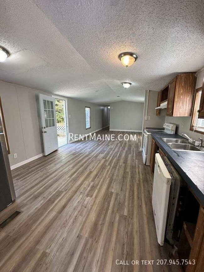 Building Photo - 29 Balsam Ln