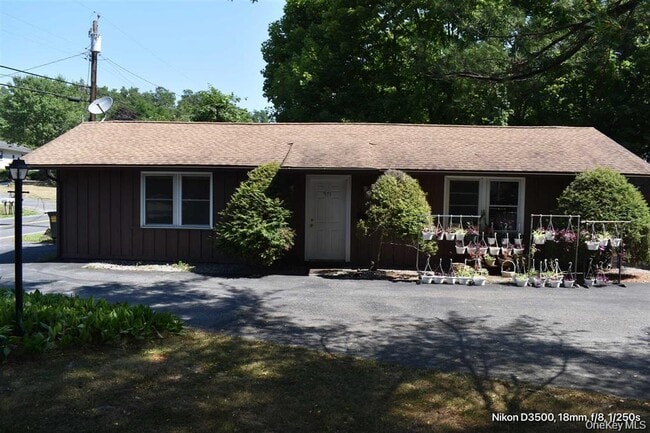 Building Photo - 571 South St