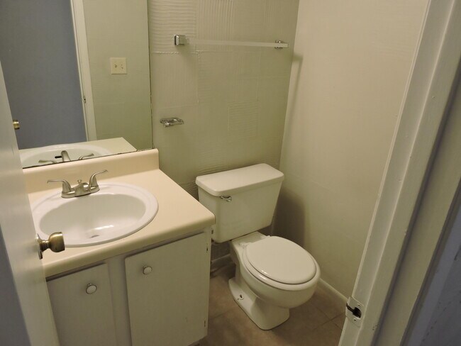 Photo - 103 Hampton Dr