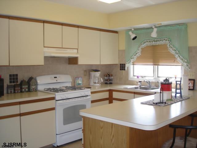 426 Canterbury Ct