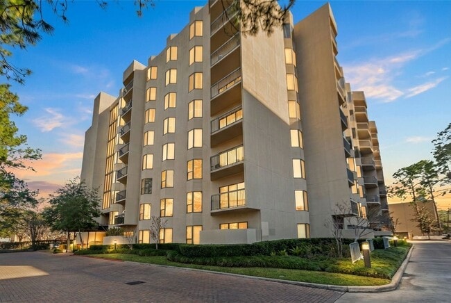Building Photo - 661 Bering Dr Unit 504