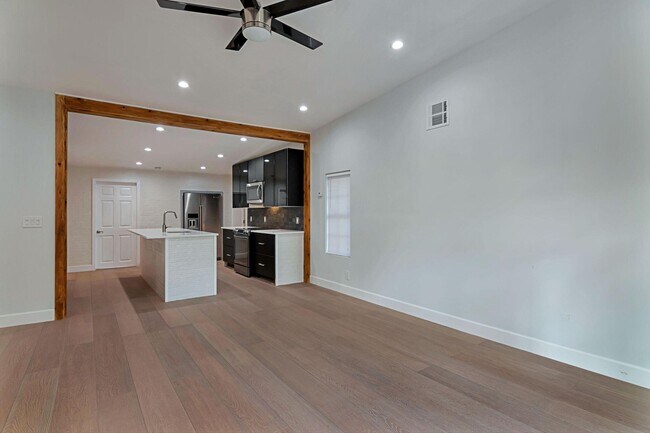 Photo - 959 SW 18th St