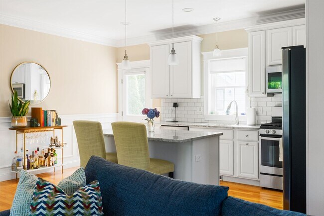 Photo - 788 Belmont St