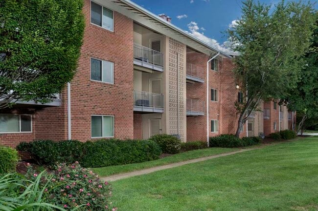 Studio, 1, 2 and 3-bedroom apartments at Chestnut Hill Apartments in Temple Hills, MD