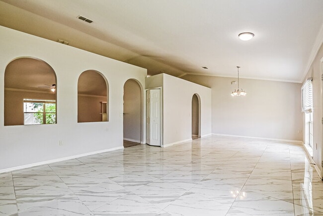 Photo - 801 Clear Brook Ct