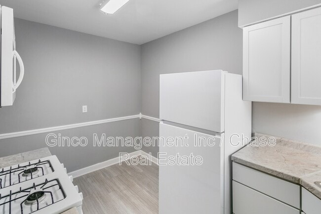 Photo - 522 W Lawn St