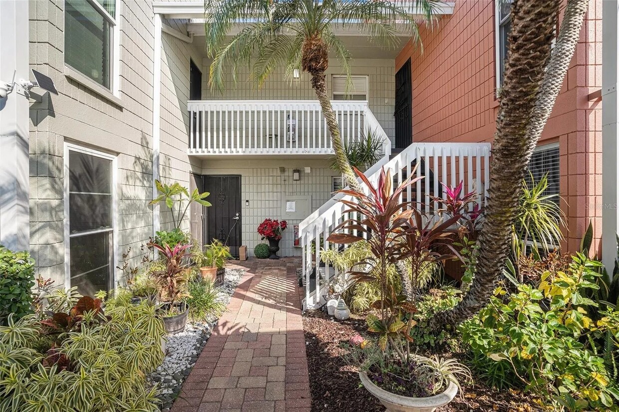 Front Entrance - 2424 W Tampa Bay Blvd (Tampa, FL)