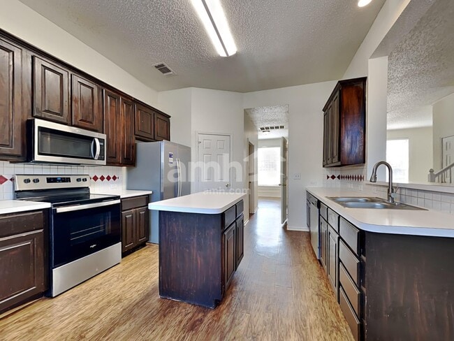 Photo - 601 Ridgemont Dr