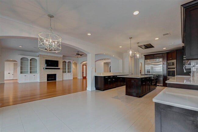 Photo - 5410 Valerie St