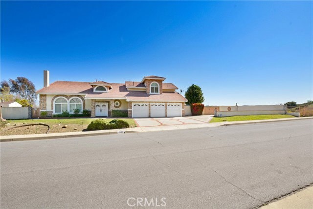 Building Photo - 1140 Regal Canyon Dr