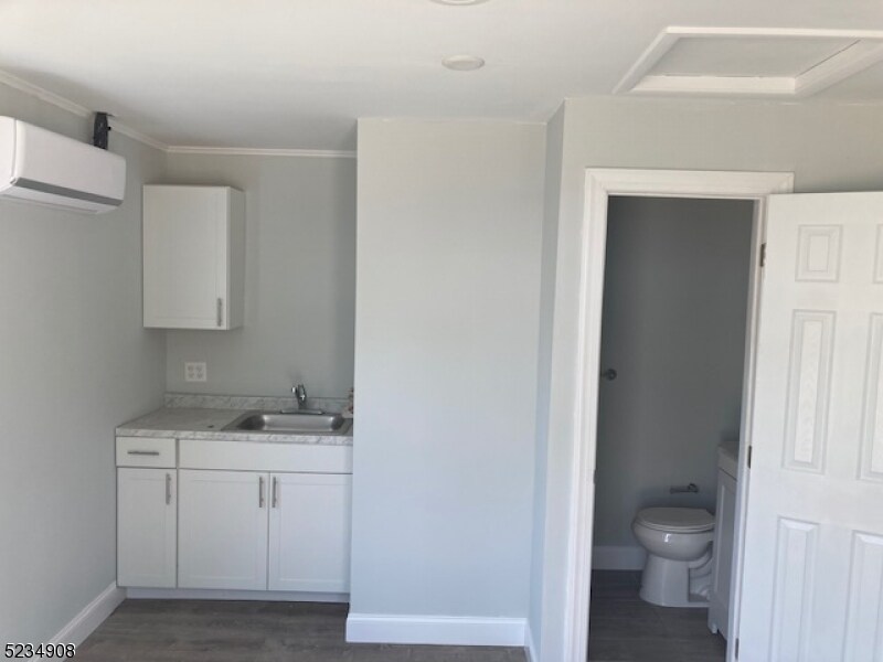 189 Mantoloking Rd House House Rental in Brick, NJ