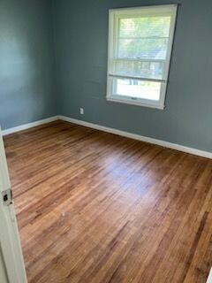 Photo - 433 Caithness Rd