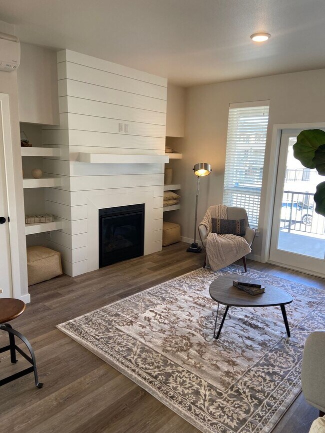 Photo - Contemporary 4 Bedroom, 3 Bath Townhome wi...