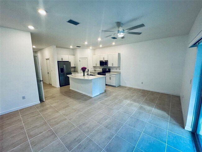 Photo - 8525 Lunar Skye St
