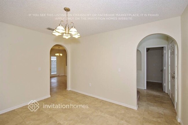 Photo - 6702 Lorain St