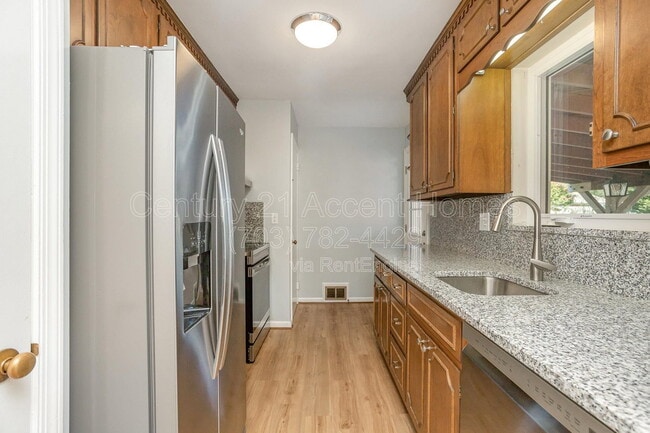 Photo - 3233 Holly Hill Dr