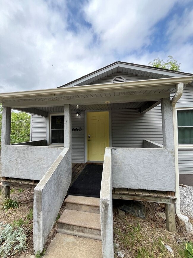 Photo - 3 bedroom 1 bath perfect for a minimalist!!  South FAY, 1m I-49 access
