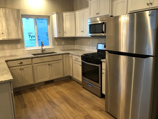 Photo - 1358 SW Center St Unit 1