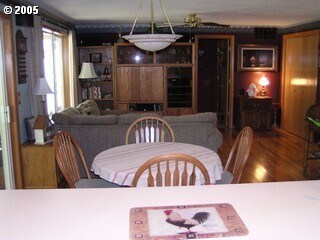 Photo - 4 bed, 3 bath in desirable McMinnville Nei...