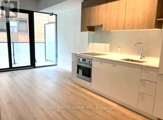 Photo - 161 Roehampton Ave Unit 320