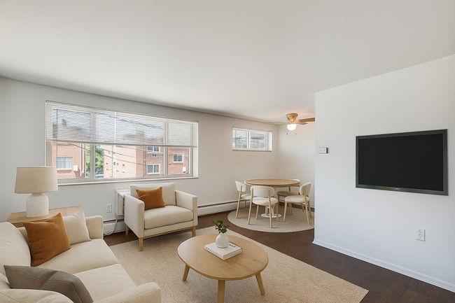 Photo - 809 N Dexter St Unit 104