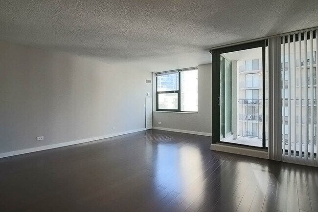 99 W Huron St Unit 0612