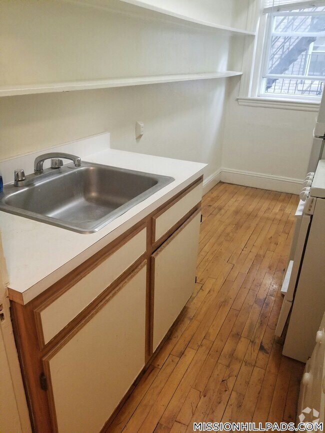Building Photo - 49 Worthington St Rental