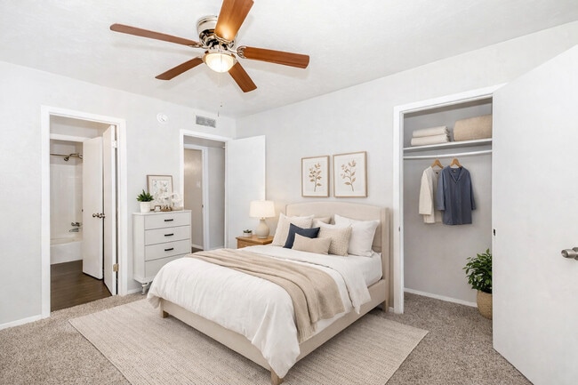 Photo - Scenic Pines Apartments