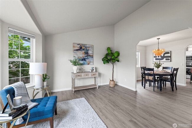 Photo - Amazing 4 br 2.5 bedroom 2000 sqft home!