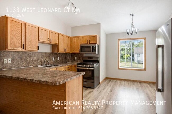 Photo - 1133 W Leonard Ct