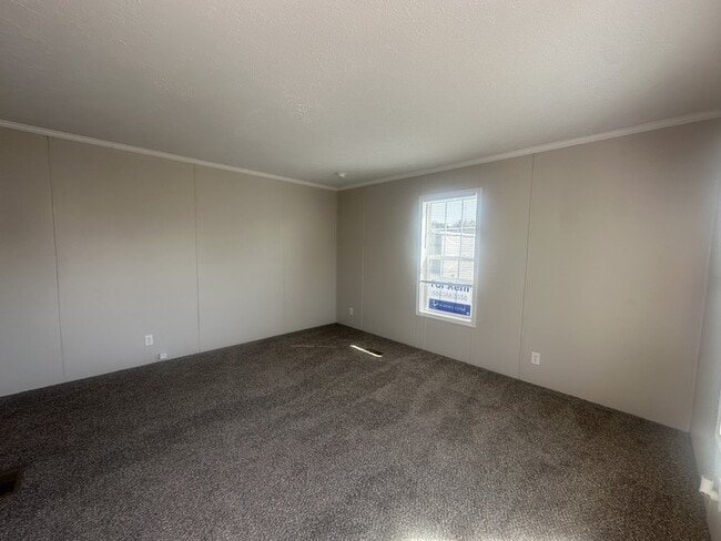 Photo - 38041 Chilver Ave