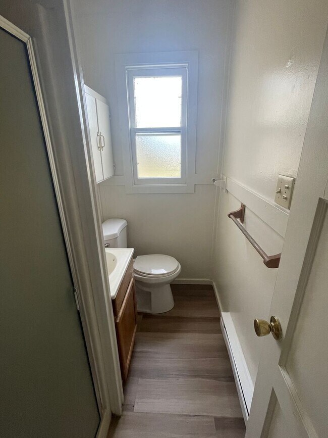 Photo - ***PENDING APPLICATION***2 Bed/1 Bath Char...