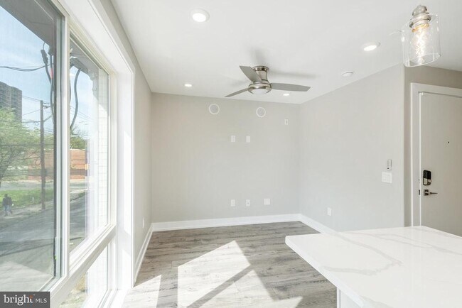 Photo - 2339 N 10th St Unidad 2