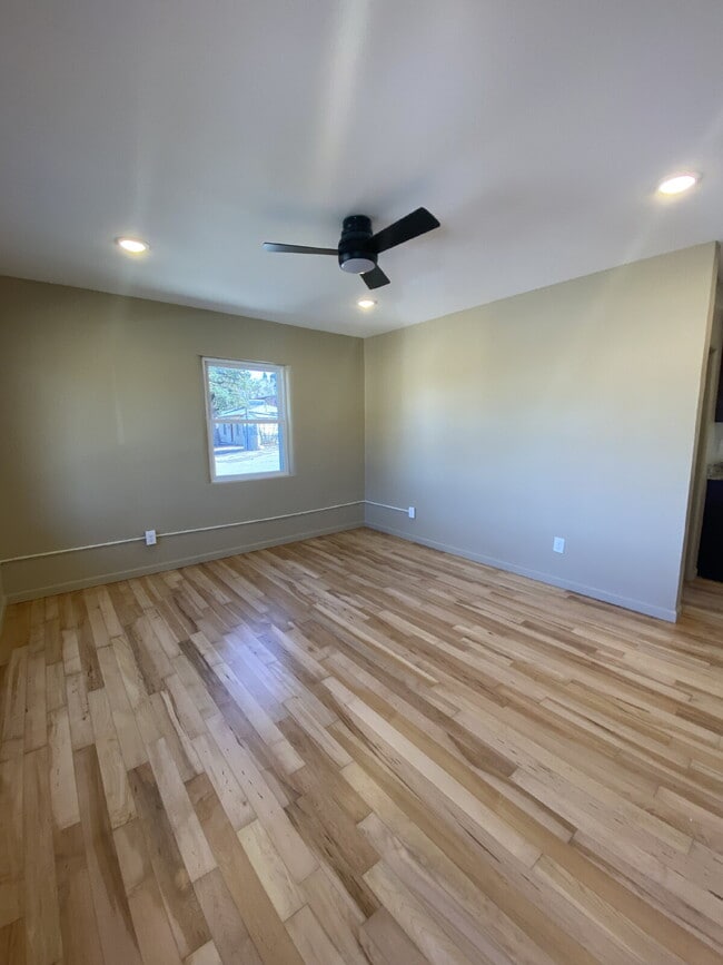 Photo - 2 bedroom duplex - Ground level - Prospect Unit Lower