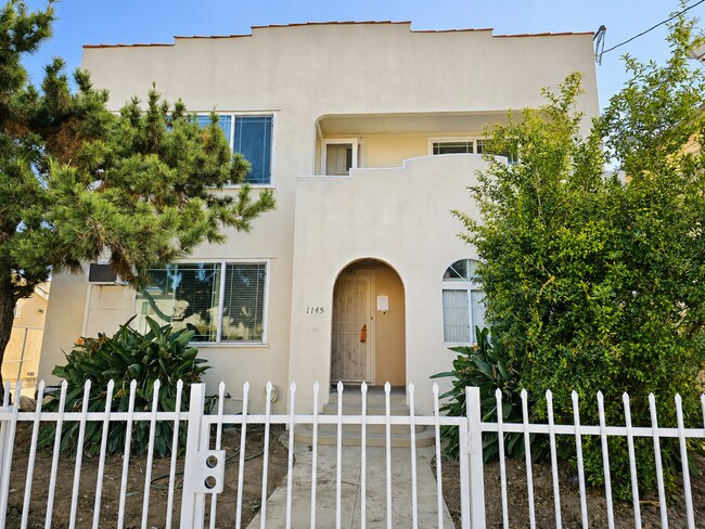 Photo - 1145 1/2 S Kenmore Ave Unidad 1145 1/2