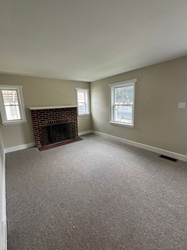 Photo - 262 McKnight St