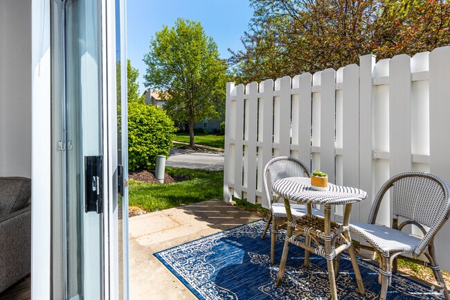 3BR, 2.5BA - 1390SF