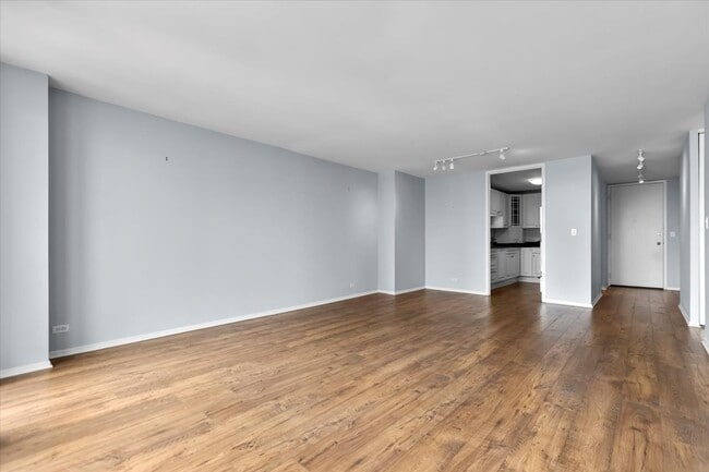 Photo - 1660 N La Salle Dr Unit 1608