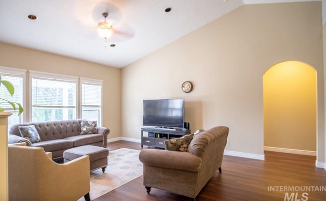 Photo - 218 S Parkinson Pl