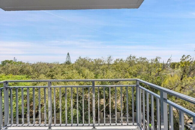 Photo - 840 NE 130th St Unit 312