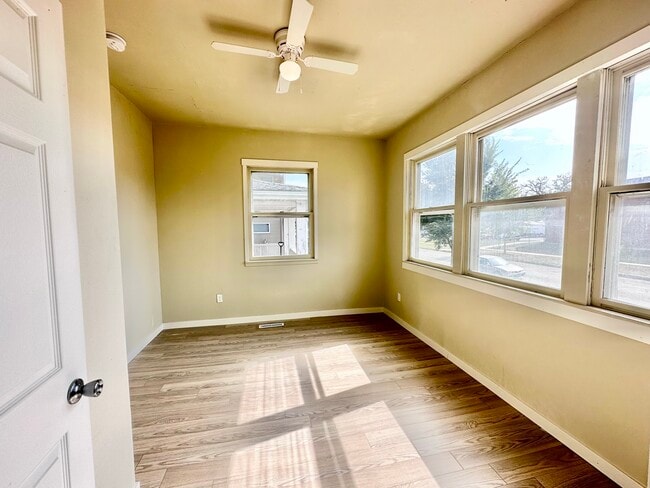 Photo - 1516 C Ave NE