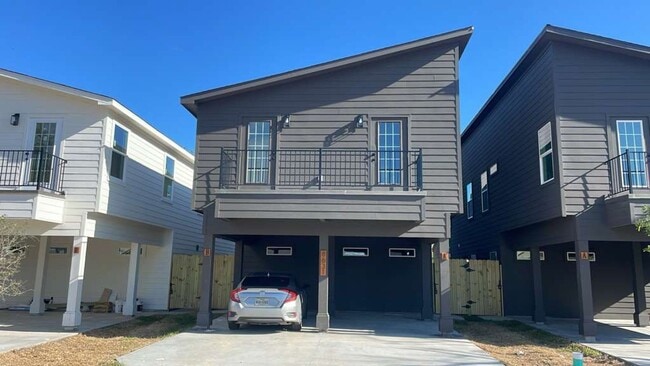 Building Photo - Brand New 3-Bedroom Duplex in Houston