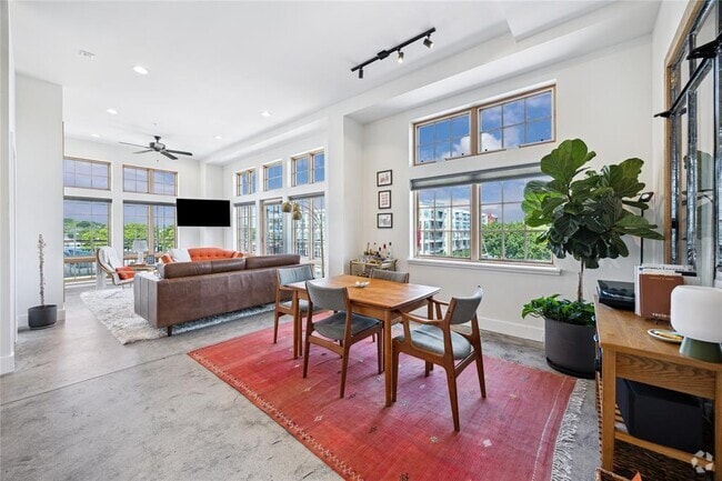Building Photo - 2235 E 6th St Unit 301 Rental