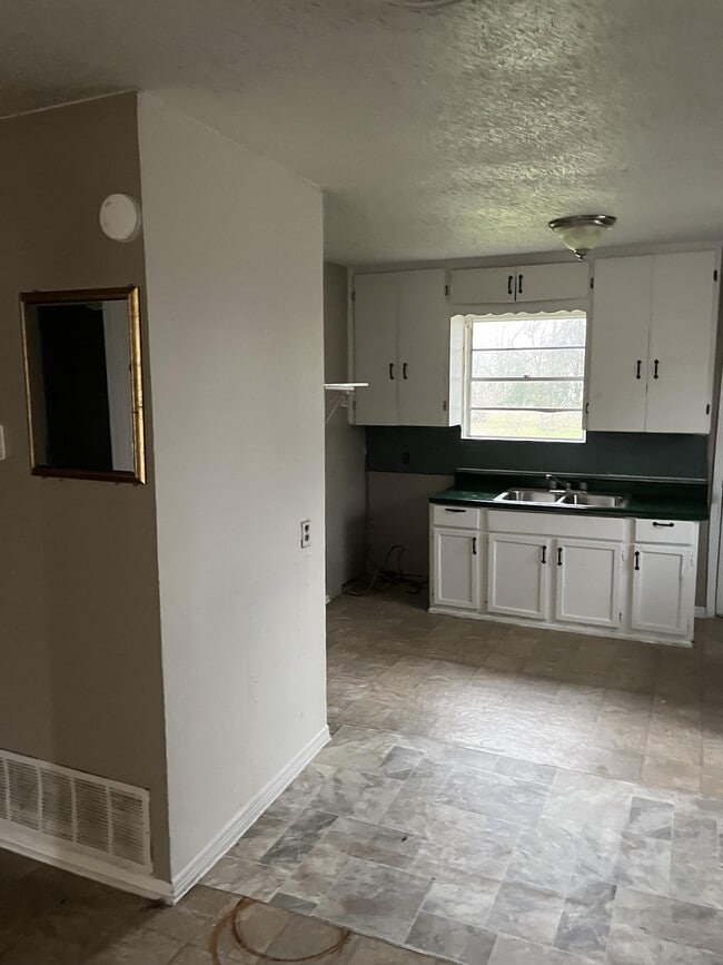 Photo - 803 Southside Dr