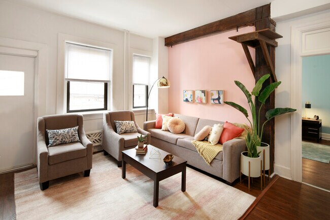 4 Bedroom Living Room - Hamilton Court Apartments