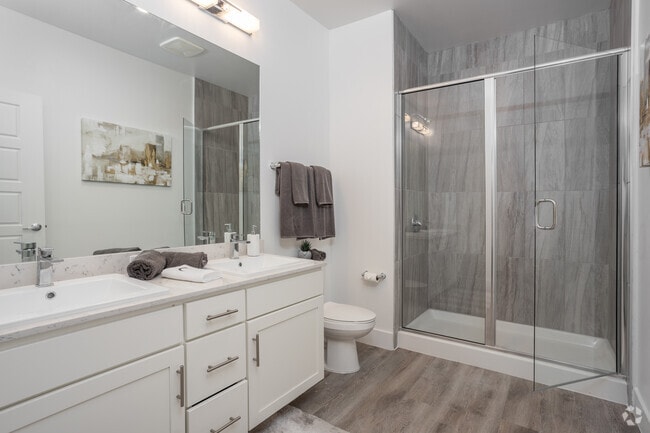 2BR, 2BA - 1,100SF
