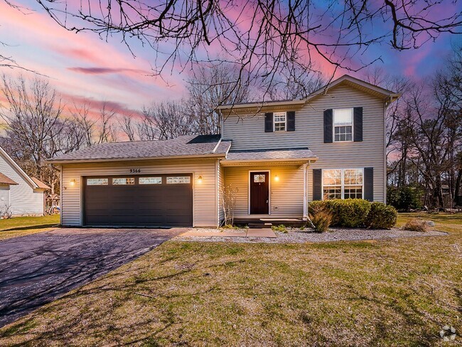 Building Photo - Beautiful Home in Hamburg Twp