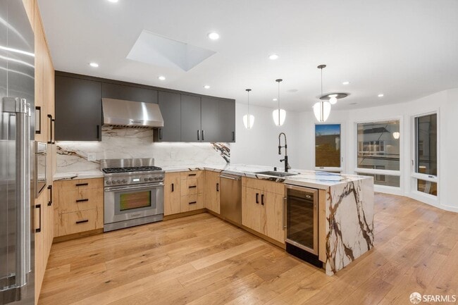 Photo - 174 18th Ave