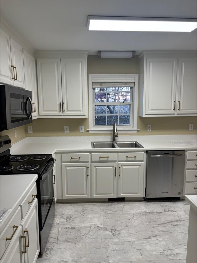 Photo - 112 Hudson Hills Rd